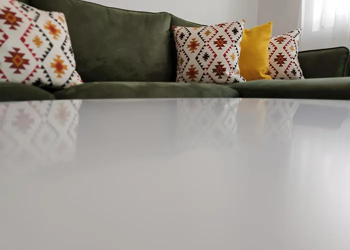 アパート Fenix ピロト