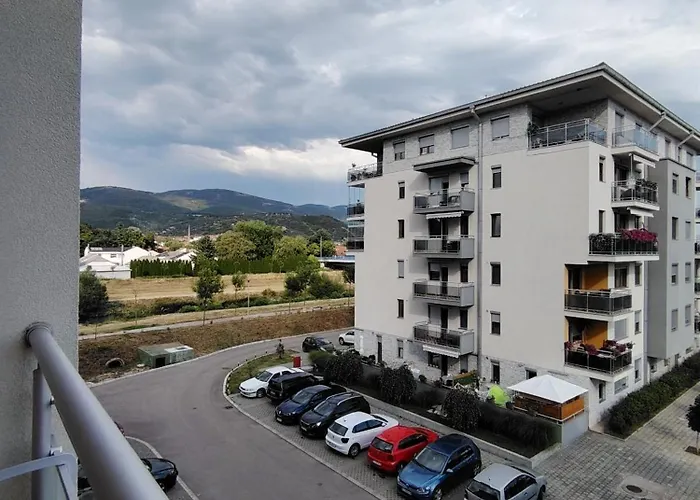 Fenix アパート ピロト